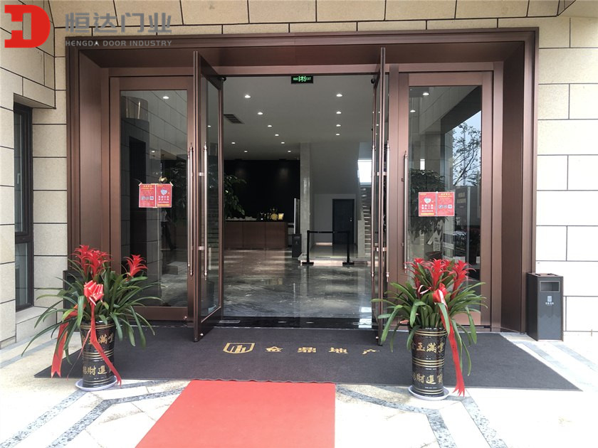 金鼎地產 乳山璽悅項目營銷中心仿銅大門