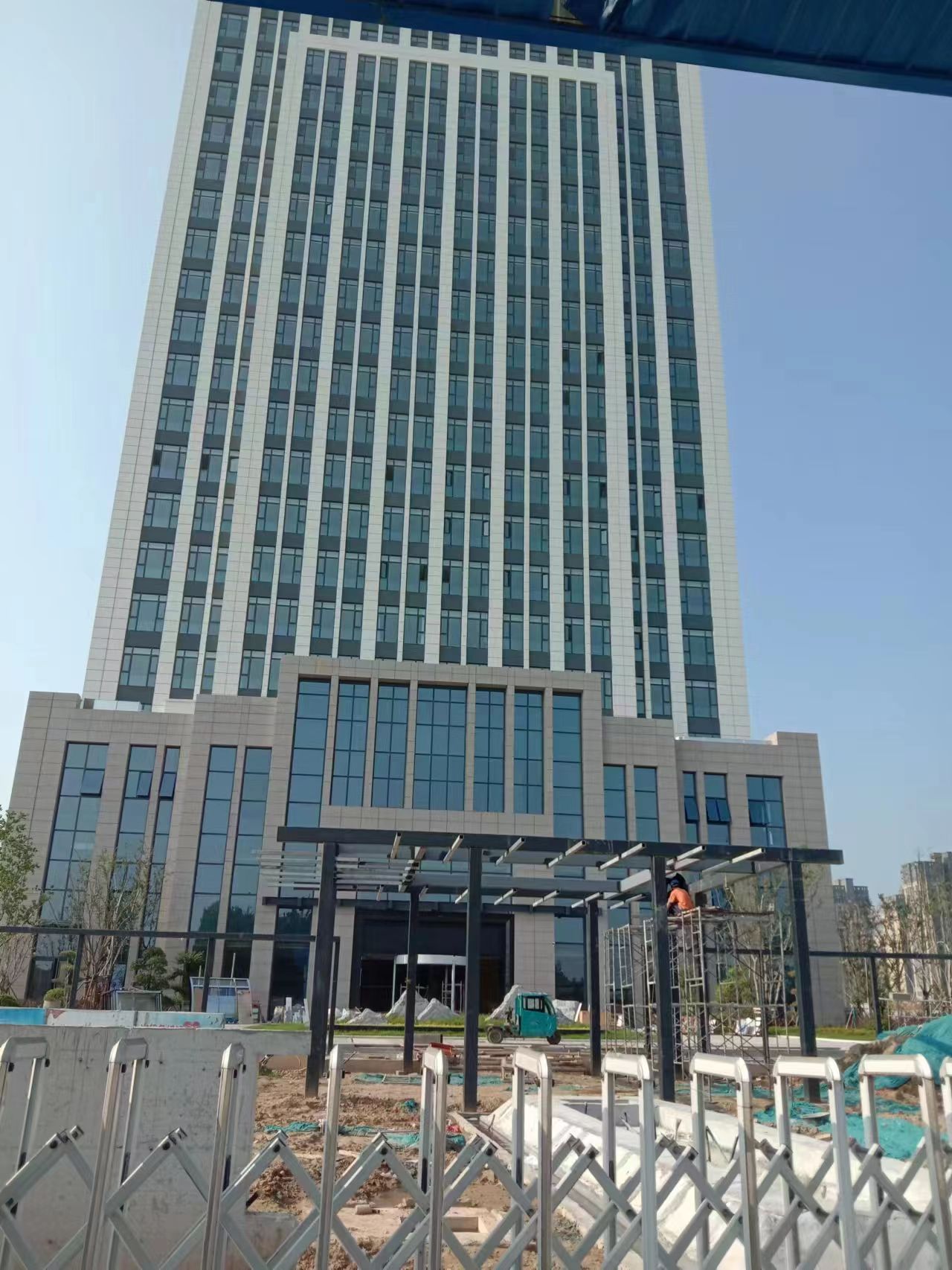 現代?明珠廣場希爾頓酒店兩翼旋轉門 